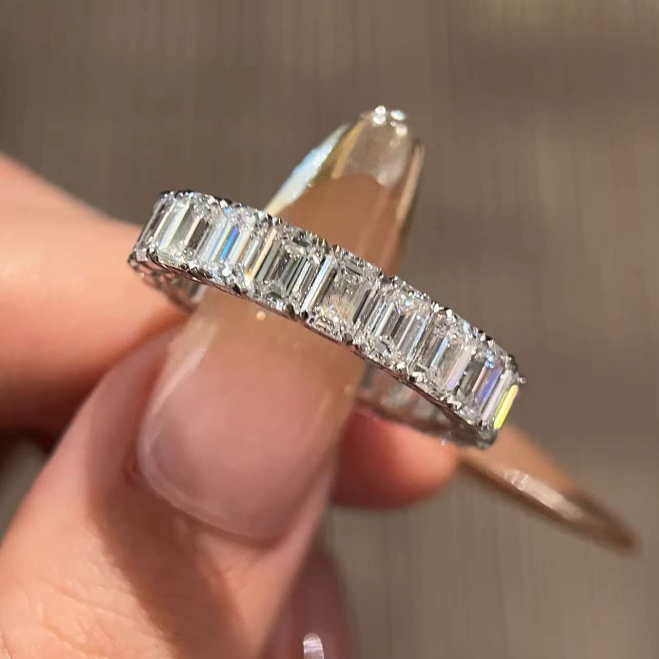 Factory Direct Sell 18K White Gold VS DEF Color 2.2CT Emerald Cut Lab Diamond Ring Band
