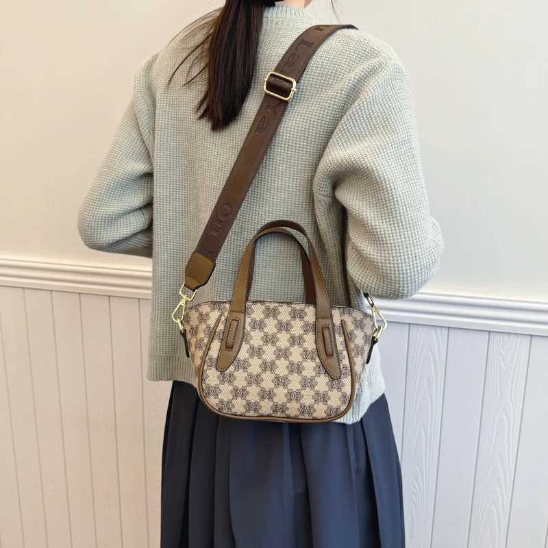 New in 2025 Wens Fiable Shoder Messenger Bags Large - Capacity Versatile with A Texture and A Sense of Temperament Y251120