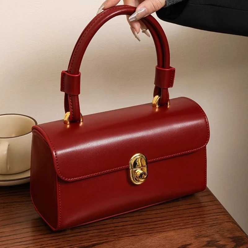 Wen Red Square Handbag PU Leather Flip Shoder Bag High Quality Large Capacity Elegant Mti Functial Crossbody Bag Banquet Y251120