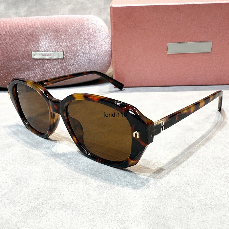 Sunglasses Designer Sunglasses Classic Eyeglasses Goggle Outdoor Beach SunGlasses For Man and Woman Mix 8 Color Optional high quality