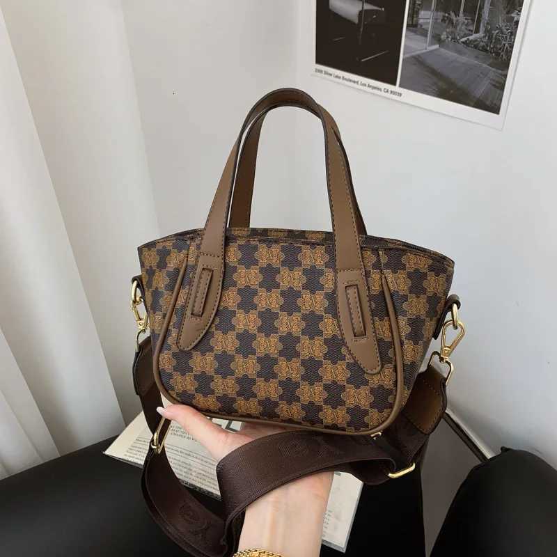 New in 2025 Wens Fiable Shoder Messenger Bags Large - Capacity Versatile with A Texture and A Sense of Temperament Y251120