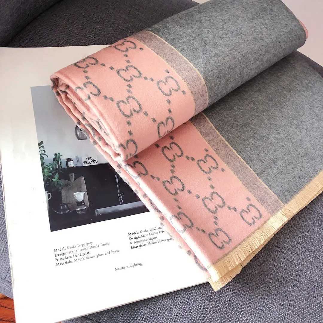 2025 Autumn and Winter New European and American Warm Scarf Women Long Style Air-conditioned Room Shawl Fashion ThickenedT251120