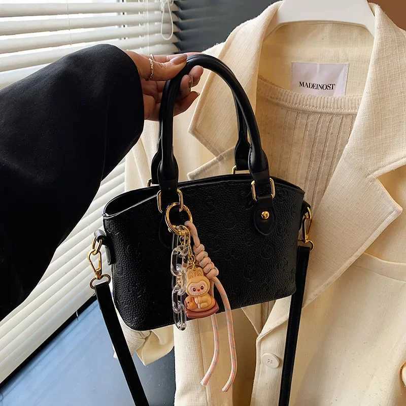 2025 Mogram Shoder Bag Vintage Pebble Grain Crossbody Purse Lightweight Adjustable Large Capacity Tote for Wen Work Y251120