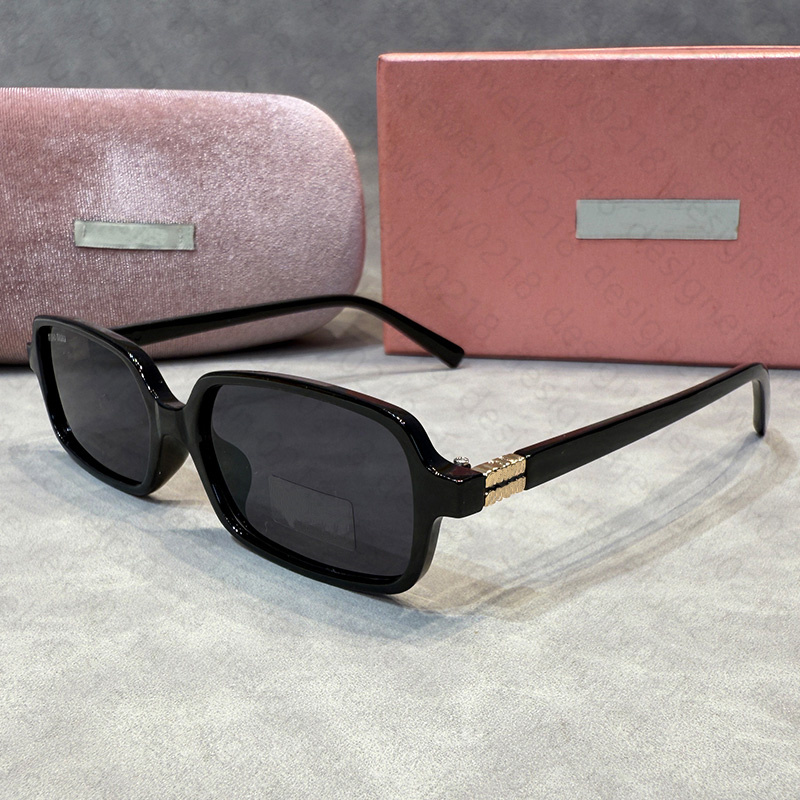 Sunglasses designer sunglasses high quality luxury sunglasses for women fashion letter UV400 design travel manners Woman sunglasses box very good