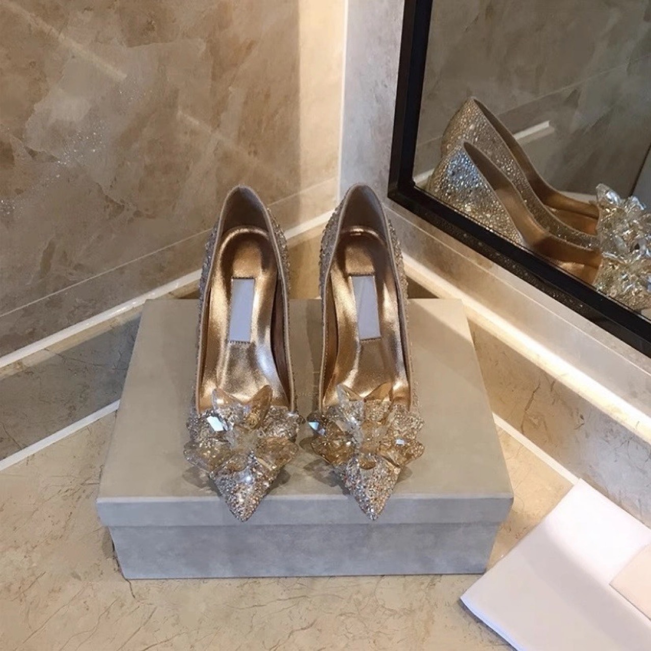 European Wedding Shoes Female Rhinestone Crystal Shoes Stiletto Pointed Red Bridal Shoes Fashion Bridesmaid High Heel 251011