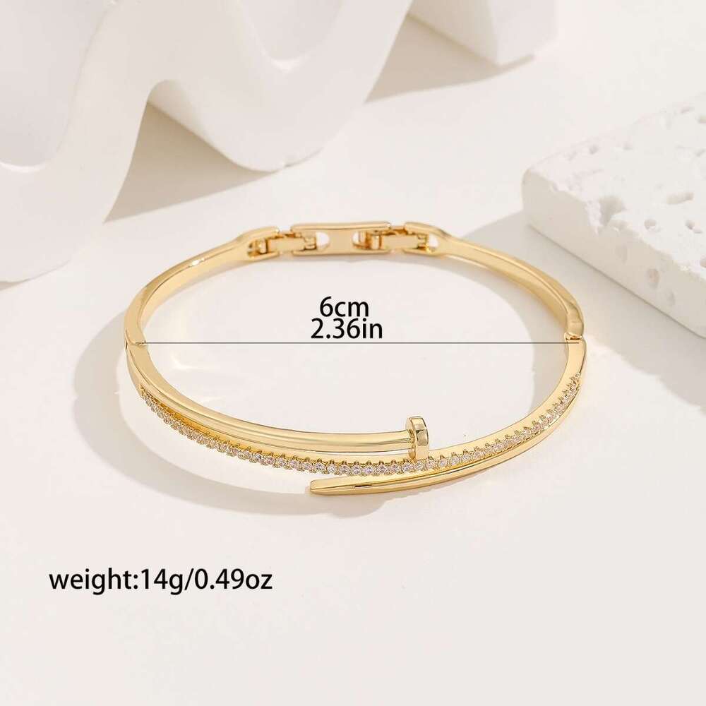 Hot-selling European and American Style Personality Fashion Nail Bracelet Sweet Romantic Suitable Gift for Women