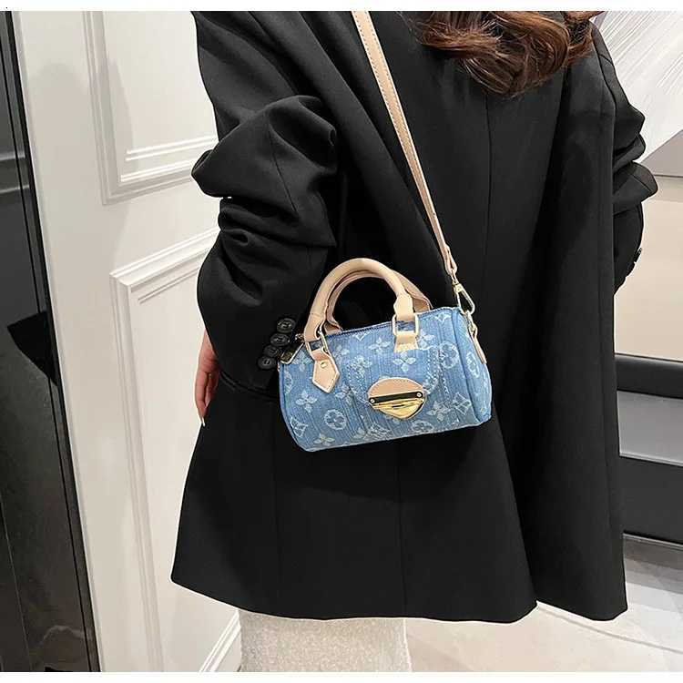 Trendy Denim Crossbody Bag - Stylish Round Tube Purse for Wen Handheld Shoder Carry Casual PartyDurable Cott Y251120