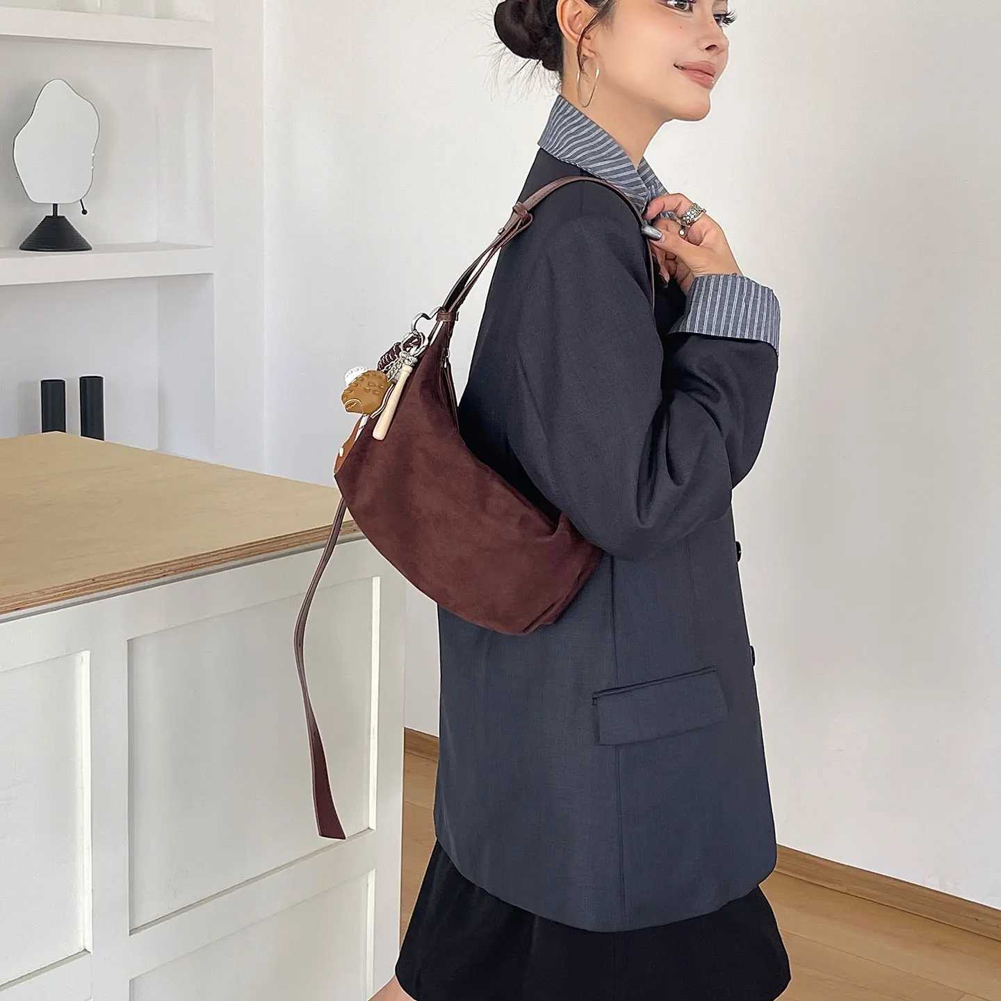 Suede Wen Luxury Design Underarm Bag 2025 New Vintage Ladies Shoder Handbag Fi Crossbody Casual Trendy High Quality Y251120