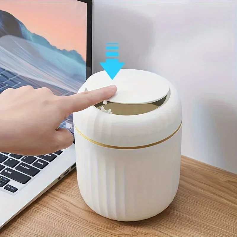 Mini Desktop Trash Can with Lid Garbage Office Desk Storage Box Waste Bin Organizer Bedroom Made Durable Plastic Home Supplies C251120