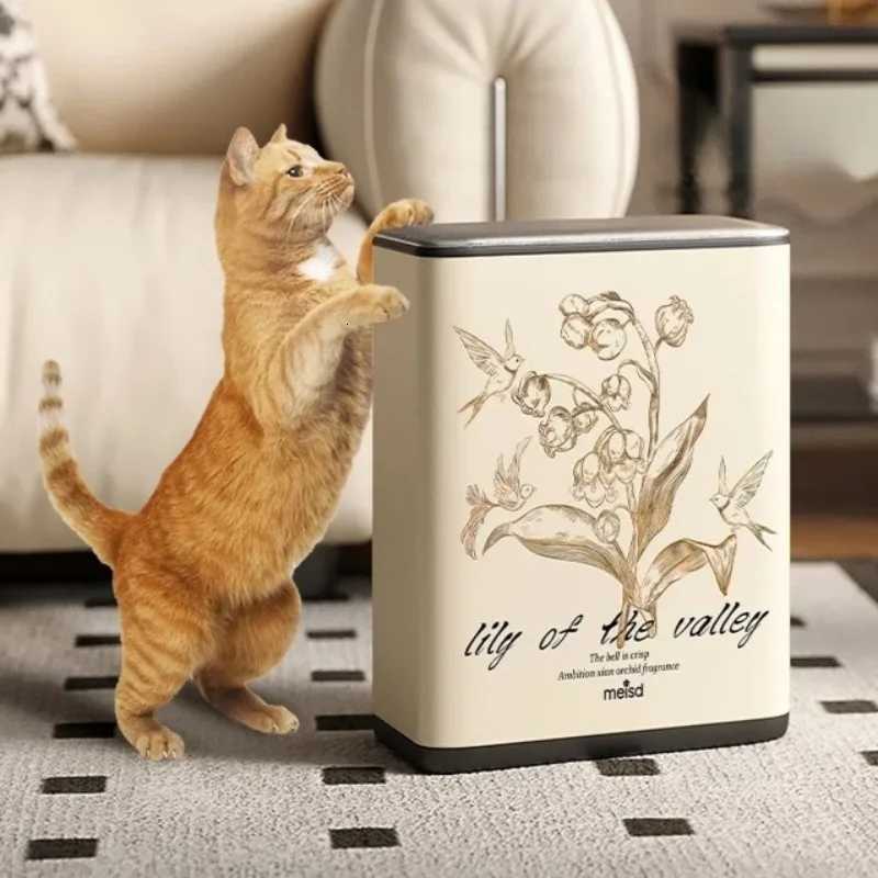 Stainless Steel Trash Can with Lid Large Capacity Home Paper Bin Stylish Waste Container Covered Garbage Bucket for Rooms C251120