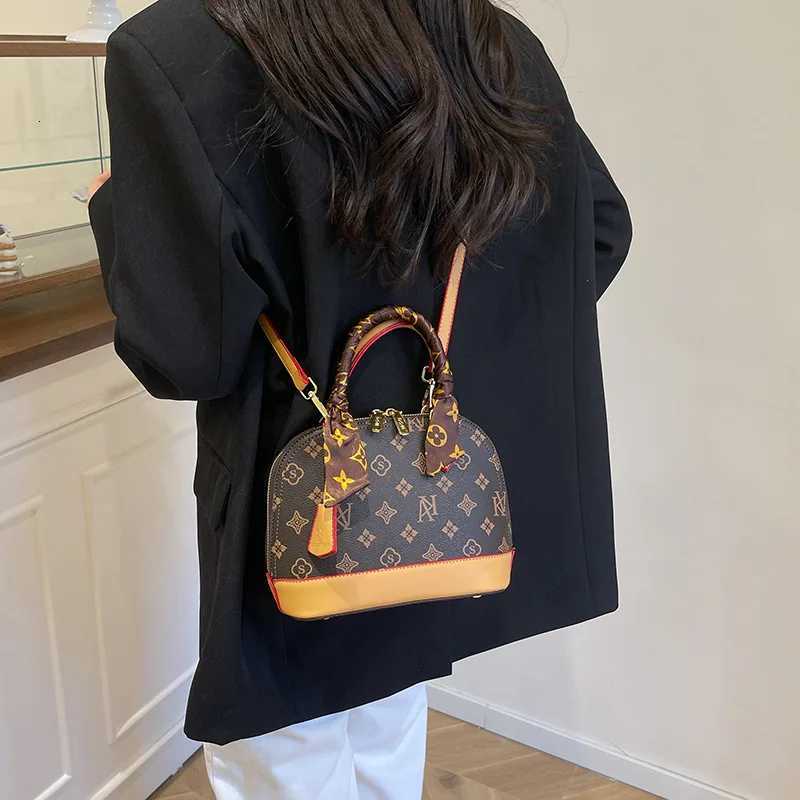 2025 Vintage Mogram Shell Bag for Wen Crossbody Purse Designer Bag with Adjustable Strap for Daily Cmuter Y251120