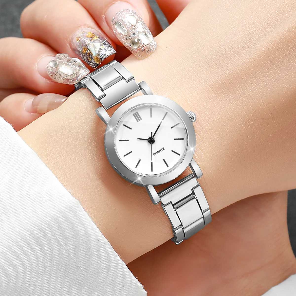 Womens Light Luxury Exquisite Digital Scale Small Dial Small Niche Premium Quartz Watch Box Not IncludedXJ251120