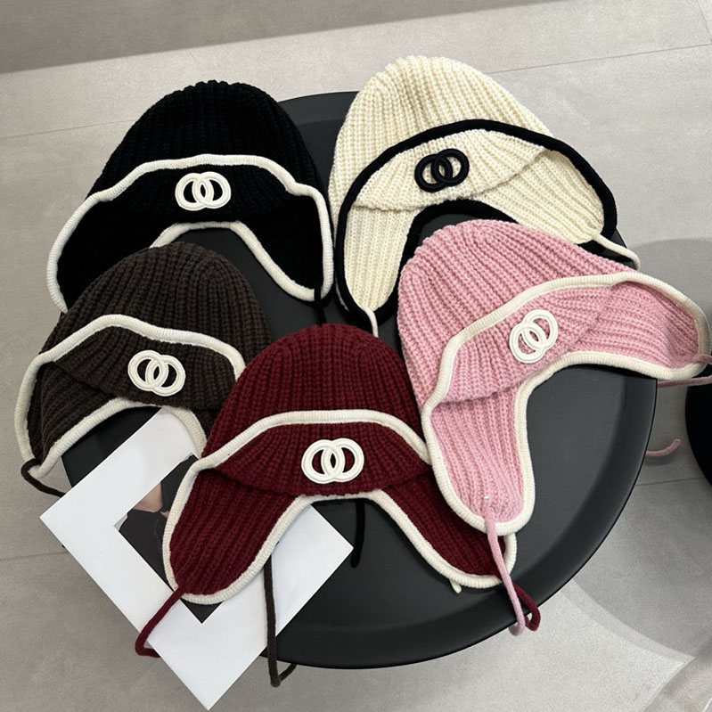 Designer Hats Fashion Men's and Women's Cute Earflap Fall Winter Thermal Knit Hat Letter High Quality Plaid Skull Hat Warm Cap Accessories 5colors