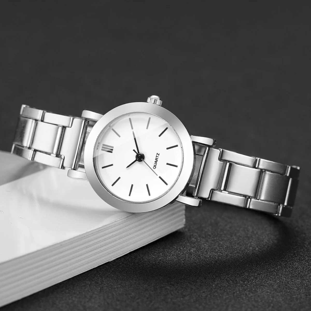 Womens Light Luxury Exquisite Digital Scale Small Dial Small Niche Premium Quartz Watch Box Not IncludedXJ251120