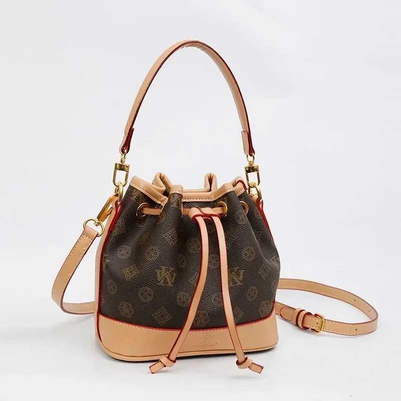 Trendy Wens Crossbody Bag - Premium Leather Shoder Purse Designer Handbags Elegant Ladies Tote Y251120