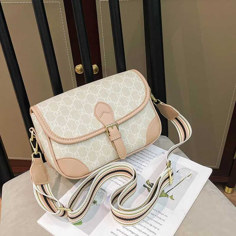 Luxury Vintage Leather Crossbody Bag For Wen With Trendy Letter And High-End Fiable Style Y251120