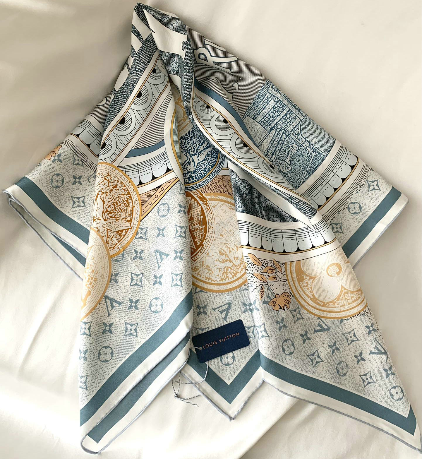 Designer Scarf Luxury Head Scarf Versatile Scarf Womens Silk Scarf Size 90cm Square Scarf Headband for Women Girls