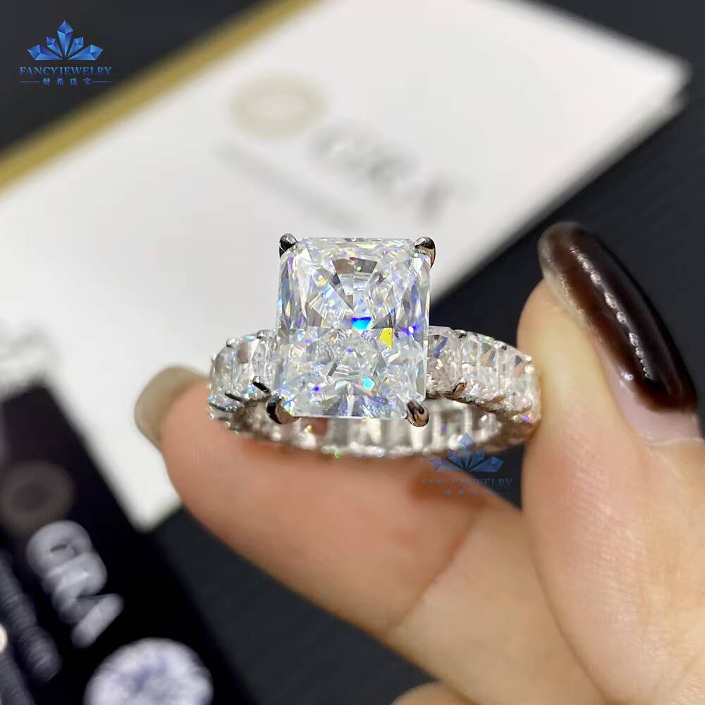 2025 Hot Selling 925 Silver Full Diamond Ring Band 5CT 9x11mm Radiant Emerald Moissanite Diamond Rings with Luxury Design