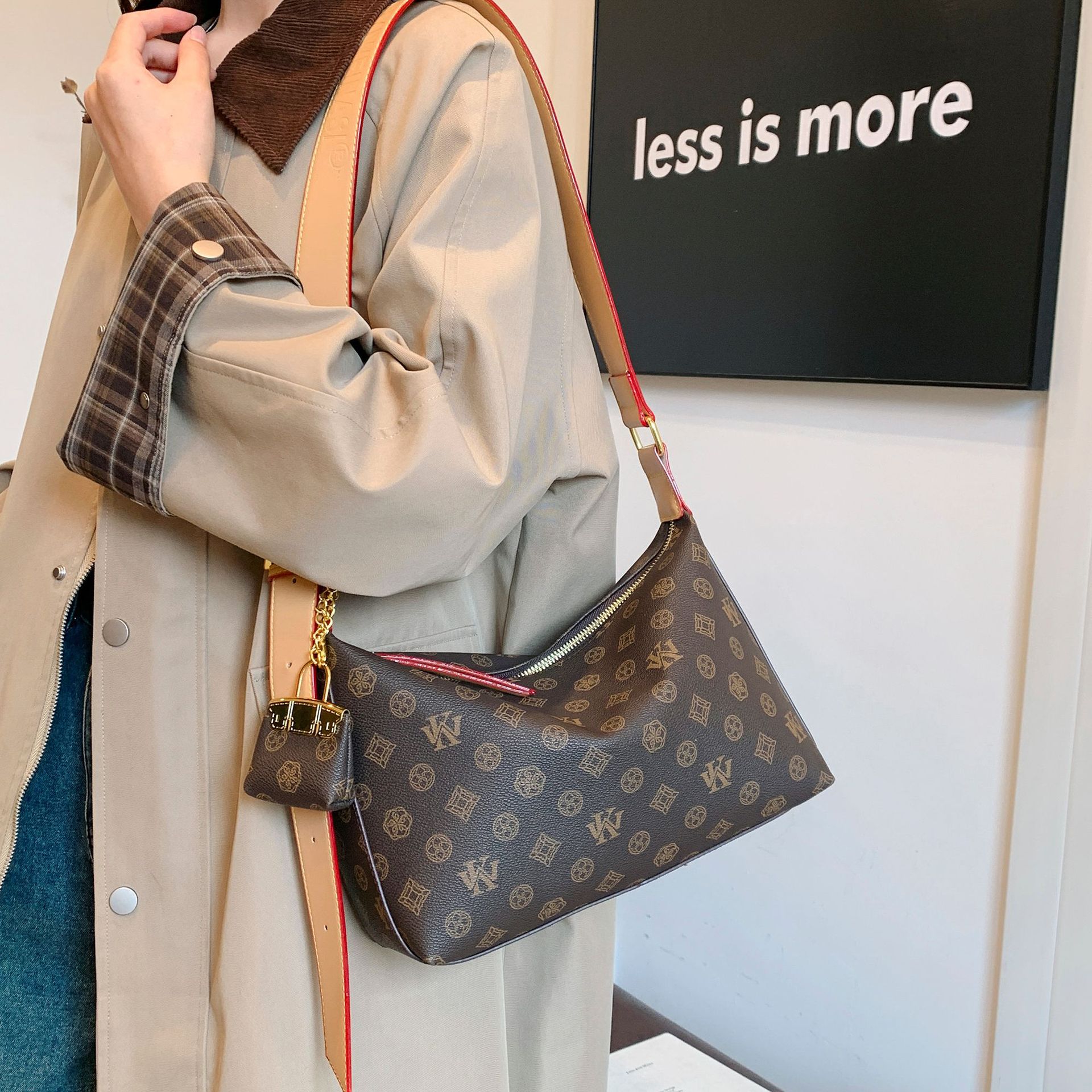 2026 New High-Quality Commuter Tote Bag, Stylish Large-Capacity Shoulder Bag, Printed Multifunctional Tote, Luxury Handheld Underarm Bag with Free Hom