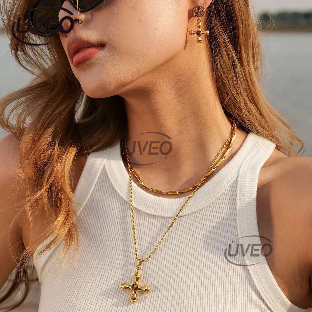 Designer Trend Gold Stainless Steel Cross Pendant Necklace for Women with Tiger Eyes That Do Not Fade Fashionable Jewelry Wholesale