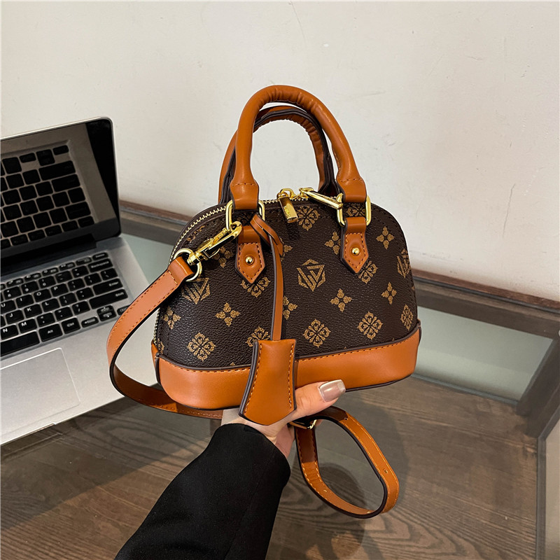 Free delivery designer bag Fashionable casual small square crossbody bag soft commuter women's bag