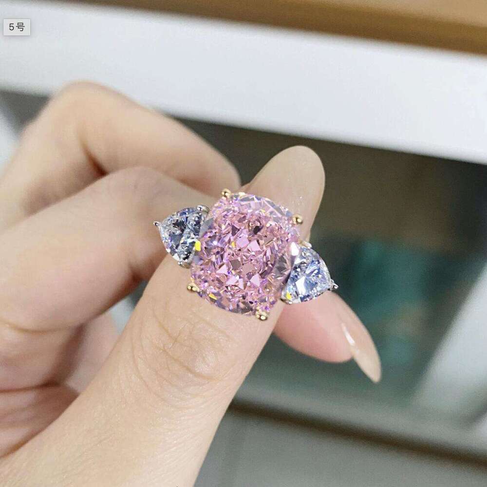 DHCollections Stylish Metal Finger Ring for Her Size 5-9 Jewellery Gift