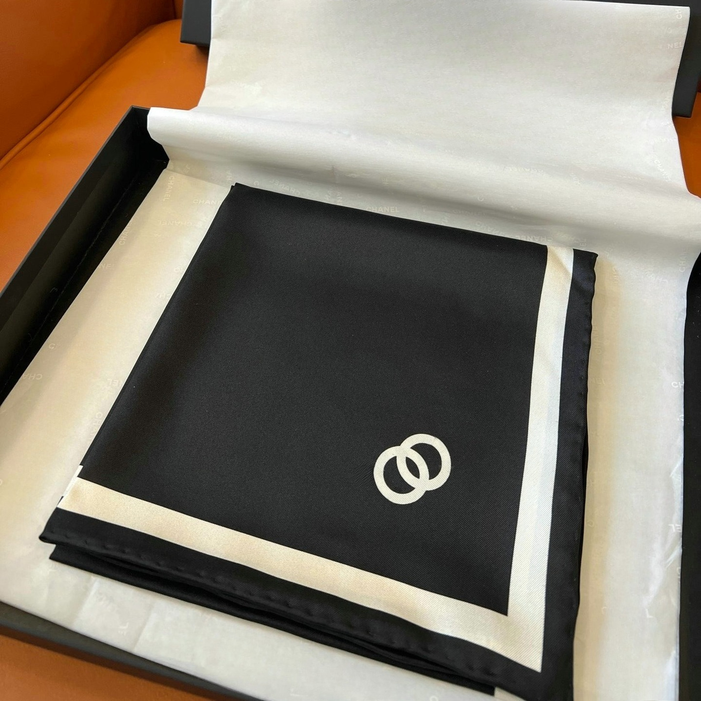 Classic Letter Pattern Shawl Designer Printed Headscarf Fashion Silk Scarf Square Scarf Silk Scarf Summer Luxury Scarf 90x90cm