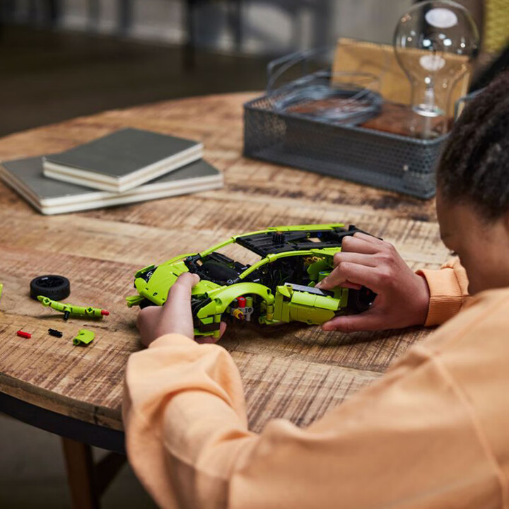 LEGO 42161 Lamborghini Hurac Tecnica Technology Mechanical Group Male and Female Creative Building Blocks