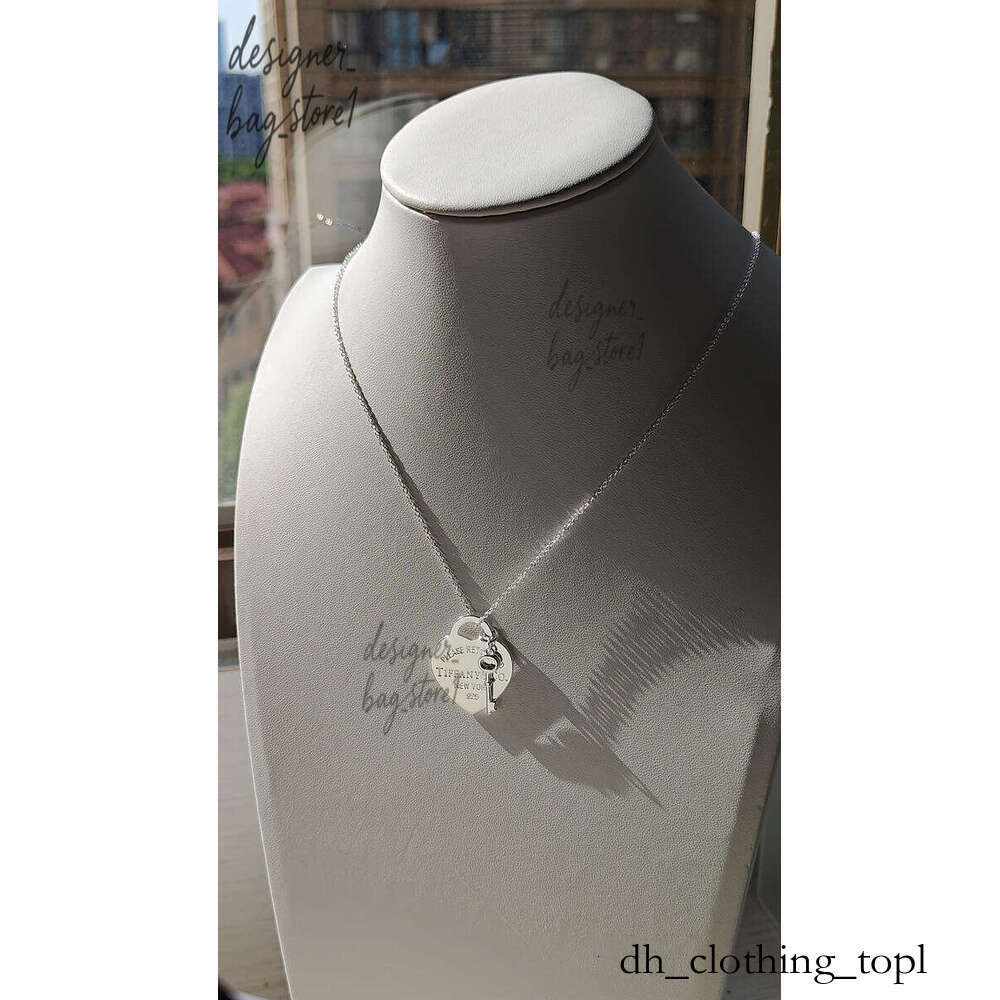 Tiffanyxx Jewlery Jewelry Woman Designer Gold Tiffnaylies And Co Necklace Lustrous Tiffamylys Pendant Romantic Style Engraved 0Fd