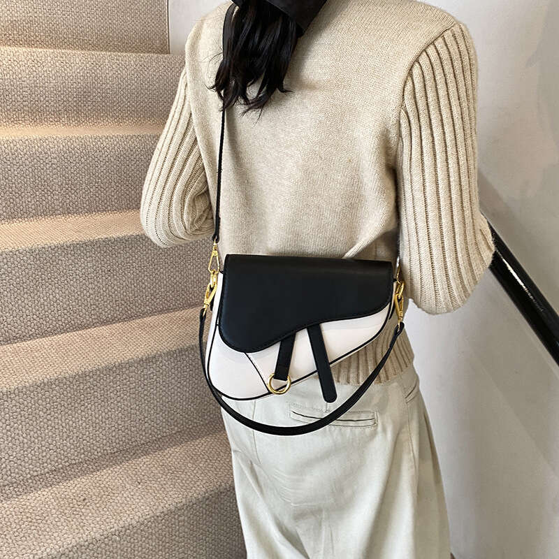 New saddle crossbody, single shoulder, armpit bag, fashionable texture, office city, simple women's bag