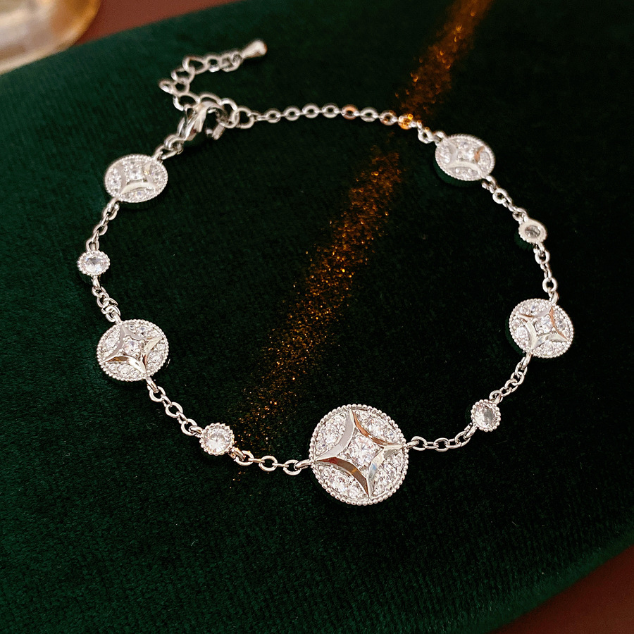 18K Real Gold Plated Zircon Star Bracelet French Retro Light Luxury High-End Design Sense Niche Jewelry - view 7