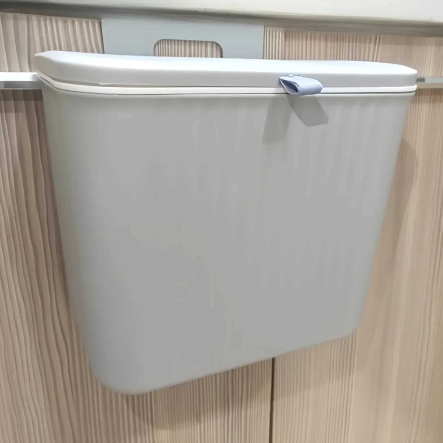 Wall Mounted Trash Can Household Rubbish Bin Bathroom Hanging Wastebasket C251120