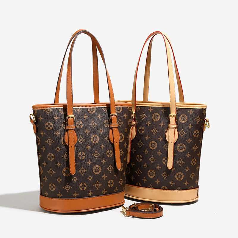 Popar Leather Crossbody Bag for Wen Ladies Luxury Designer Zipper Handbags Stylish Shoder Purse Tote Messenger Bag Y251120