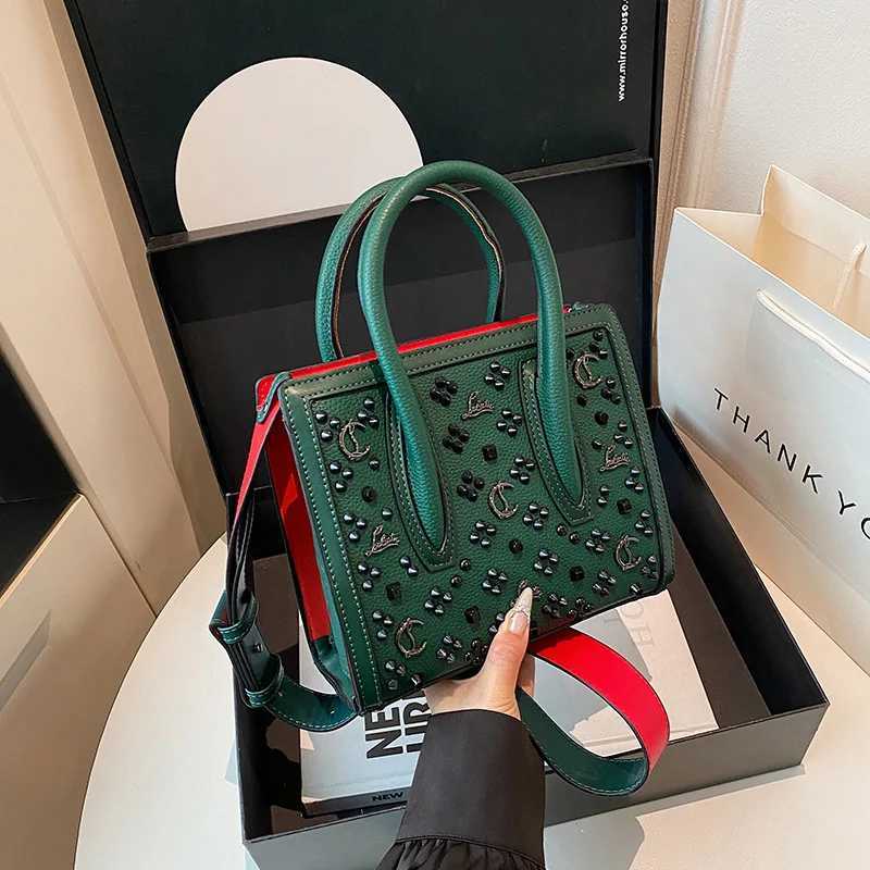 2025 Laser-Cut Tote Bag European-Inspired Cvertible Shoder Crossbody Purse for Wen Vintage Day to Night Carryall Y251120