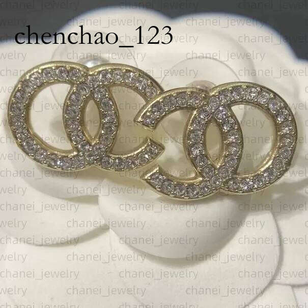 Classic Stud Fashion 1.5CM stud earrings for woman Top Quality designer letter earring women Dia Wedding Gifts jewelry