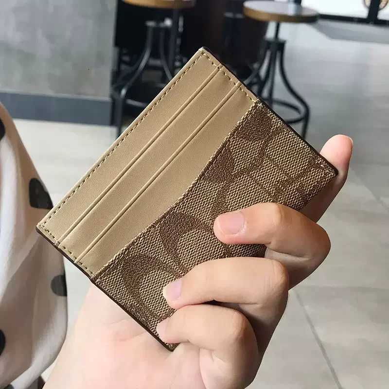 2025New Card holder for women compact ultra-thin exquisite and high-end card holder 2024 new anti-degaussing ins style cardW251120