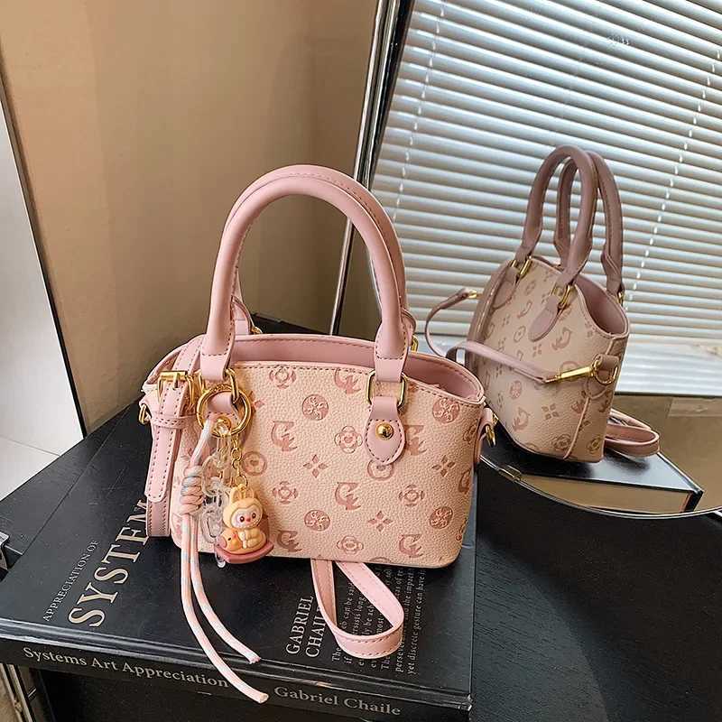 2025 Mogram Shoder Bag Vintage Pebble Grain Crossbody Purse Lightweight Adjustable Large Capacity Tote for Wen Work Y251120