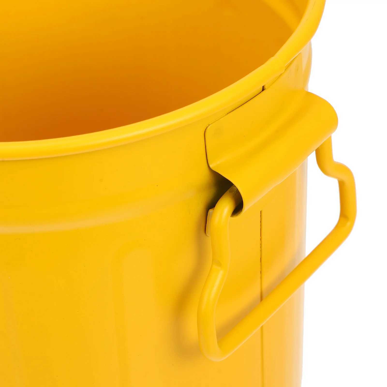 Mini Trash Can Pencil Holder Candy Bucket with Lid Camping Pickup Garbage Pail Marker Automotive Table Tin C251120