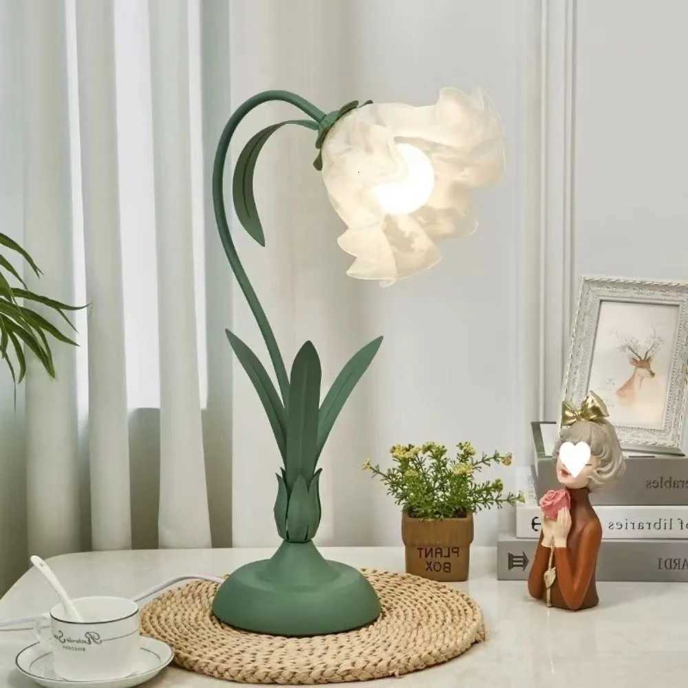 Vintage Three-speed Lighting Night Light Soft Light DIY Floral Table Lamp Bedside LED Reading Light Desktop Decoration M251120