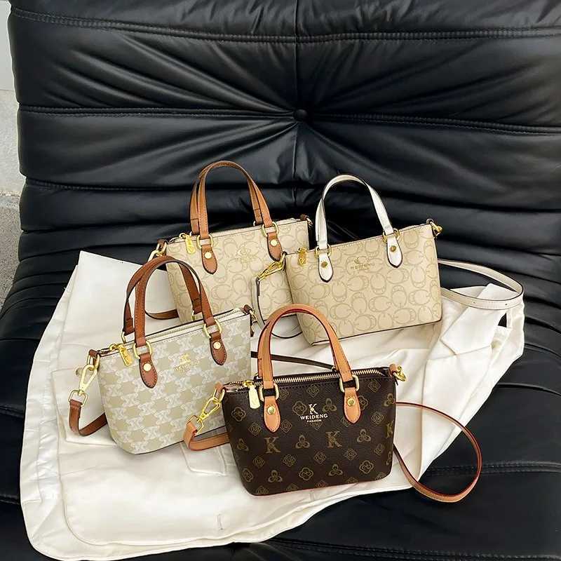 Famous Brand Classic Wens Messenger Bag Luxury Leather Crossbody Shoder Handbag Elegant Zipper Shoder Bag Y251120