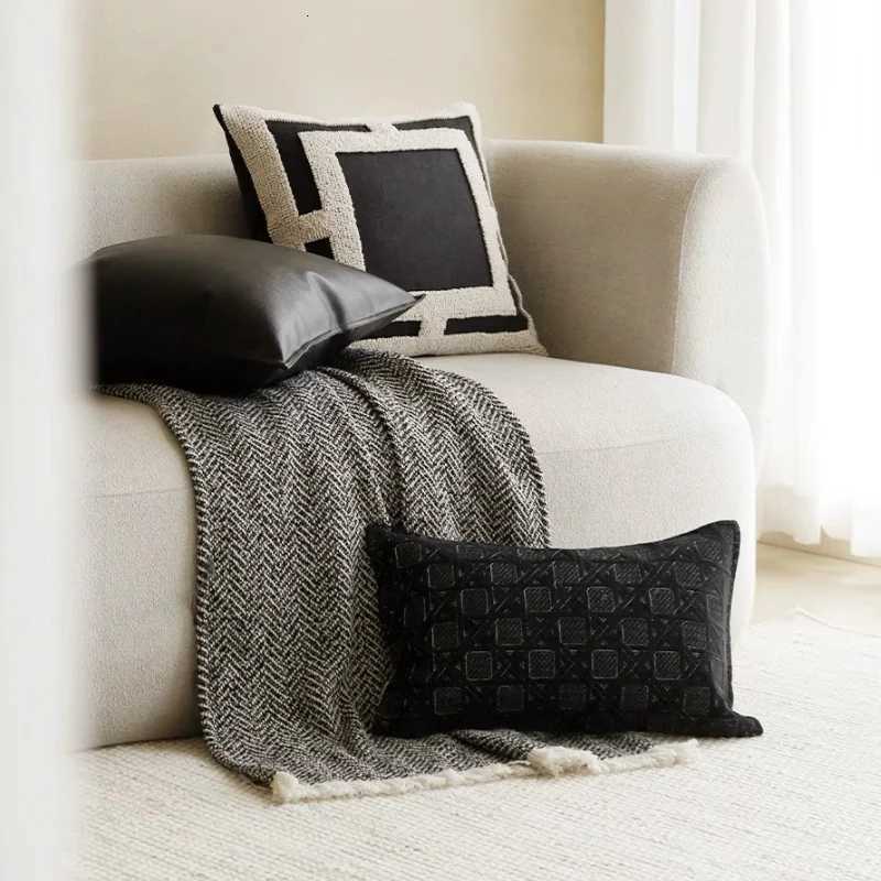 Pillow Case White Black Case Luxury Geometric Cushion Case Modern Simple Long Round Decorative s For Sofa Chair Home Decoration C251120
