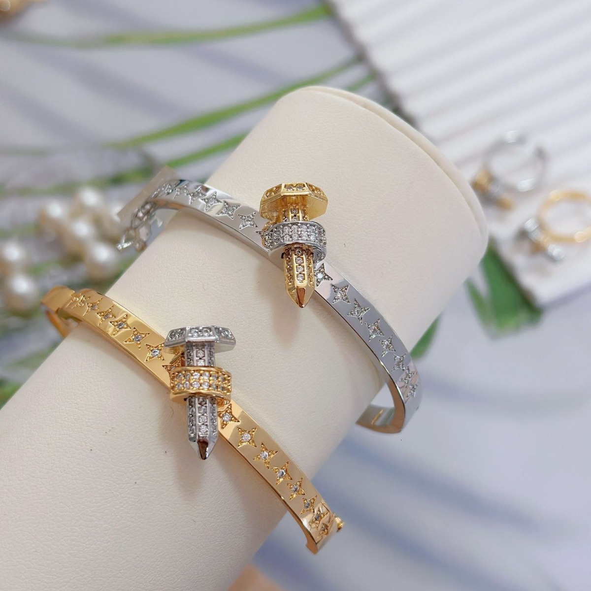 Luxury Brand Designer Jewelry European And American Nail Inlaid Zircon Bra With Diamonds Copper Plated Light Luxury Fashion Niche Hip-Hop Exquisite Go