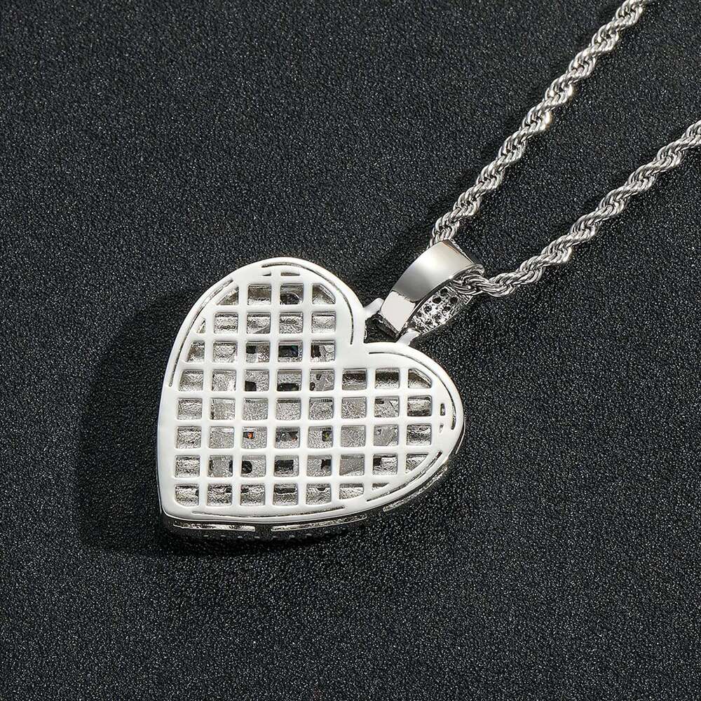 Luxury designer Ice out VVS Moissanite pendant necklace, Hip Hop men women heart pendant free shipping