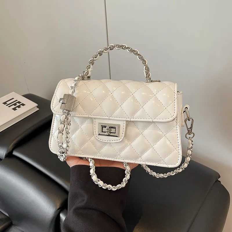 High-quality Diamd Chain Bag Wens 2025 New Fi Xiaoxiangfeng Shoder Bag Versatile Niche Messenger Bag Y251120