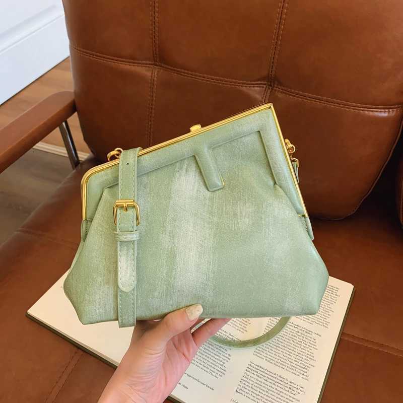 Famous design wens chain strap crossbody bag fi wens shoder bag casual and portable wens wallet Y251120