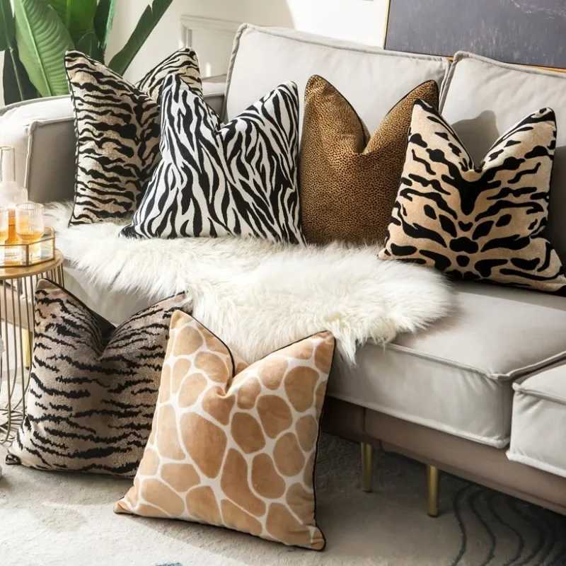 Pillow Case Luxury Tiger Pattern Cushion Cover Design High-end Leopard Flocked Velvet Cover Decorative case for Livingroom C251120