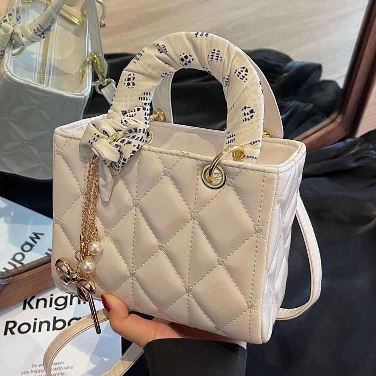 Trendy Wine Red Dia Lattice Crossbody Bags Women Fashion PU Leather Tote Hot Square Bag Lady New Delicate Small Handbag Z250303 Classic bags