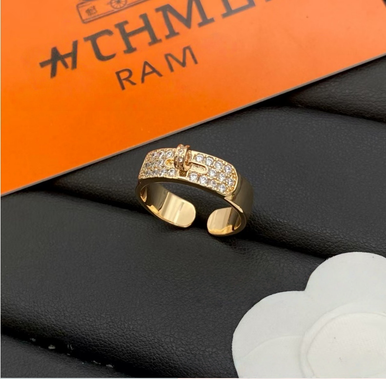 High-end ring, pig nose H ring, retro classic ring, simple and fashionable, versatile female designer ring, light luxury and niche