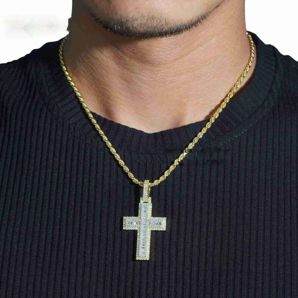 Custom Hip Hop Jewelry Sier Yellow Gold Two Tone VVS Moissanite Dia Baguette Cross Pendant For Men Women