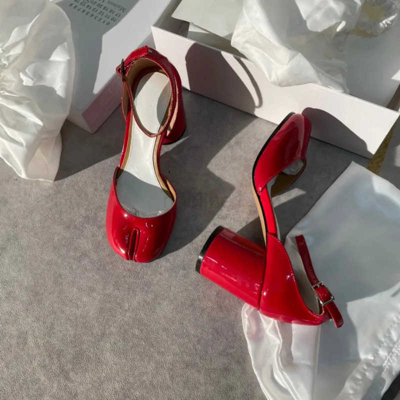 Red patent leather sliding toe shoes luxury brand designer Tabi shoes elegant high H Fem Fion party dress text pump Z250420
